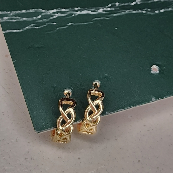 WILD FABLE gold hoop earrings, set of 2 - Picture 3 of 3